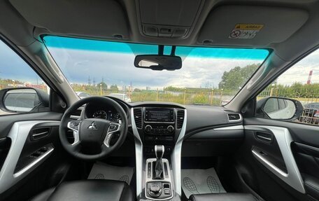 Mitsubishi Pajero Sport III рестайлинг, 2018 год, 2 499 000 рублей, 8 фотография
