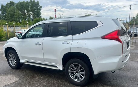 Mitsubishi Pajero Sport III рестайлинг, 2018 год, 2 499 000 рублей, 4 фотография