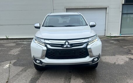 Mitsubishi Pajero Sport III рестайлинг, 2018 год, 2 499 000 рублей, 5 фотография