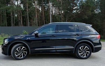 Volkswagen Tiguan II, 2019 год, 3 390 000 рублей, 1 фотография