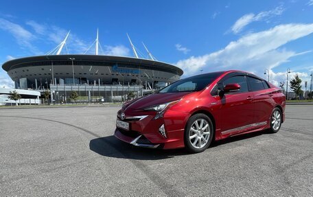 Toyota Prius IV XW50, 2016 год, 1 850 000 рублей, 2 фотография