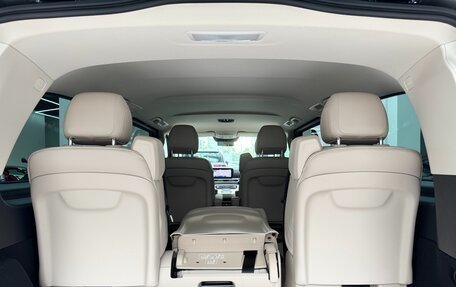 Mercedes-Benz V-Класс, 2025 год, 13 190 000 рублей, 38 фотография