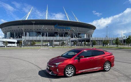 Toyota Prius IV XW50, 2016 год, 1 850 000 рублей, 5 фотография