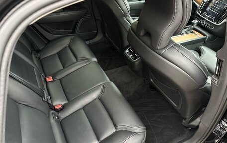 Volvo S90 II рестайлинг, 2019 год, 3 000 000 рублей, 22 фотография