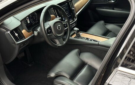 Volvo S90 II рестайлинг, 2019 год, 3 000 000 рублей, 23 фотография