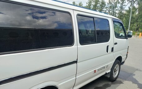 Toyota HiAce H100, 2003 год, 550 000 рублей, 6 фотография