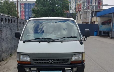 Toyota HiAce H100, 2003 год, 550 000 рублей, 24 фотография