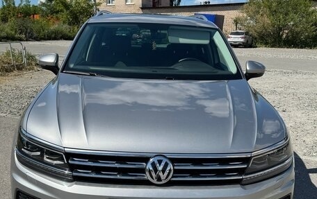 Volkswagen Tiguan II, 2018 год, 3 000 000 рублей, 4 фотография