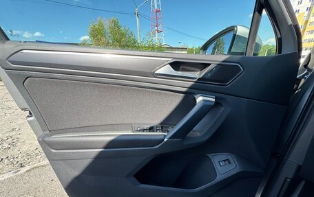 Volkswagen Tiguan II, 2018 год, 3 000 000 рублей, 18 фотография