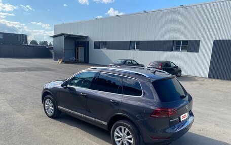 Volkswagen Touareg III, 2011 год, 1 550 000 рублей, 4 фотография