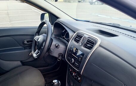Renault Logan II, 2018 год, 690 000 рублей, 14 фотография