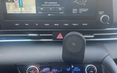 Hyundai Elantra, 2023 год, 2 300 000 рублей, 6 фотография