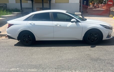 Hyundai Elantra, 2023 год, 2 300 000 рублей, 3 фотография