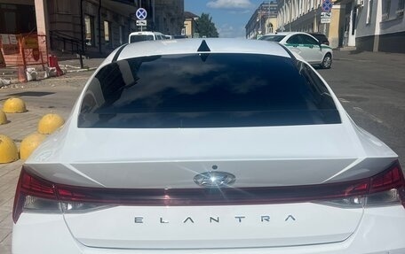 Hyundai Elantra, 2023 год, 2 300 000 рублей, 2 фотография