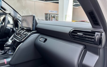 Toyota Land Cruiser, 2025 год, 13 150 000 рублей, 31 фотография