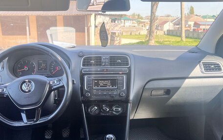 Volkswagen Polo VI (EU Market), 2017 год, 900 000 рублей, 5 фотография