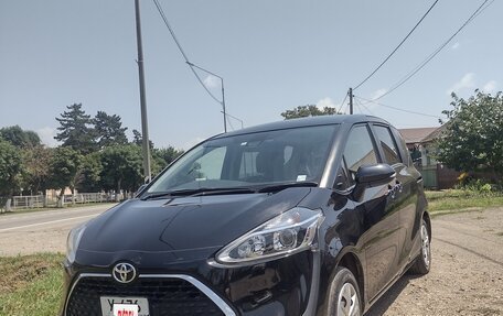 Toyota Sienta II, 2020 год, 1 700 000 рублей, 2 фотография