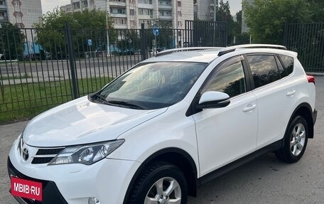 Toyota RAV4, 2012 год, 2 200 000 рублей, 4 фотография