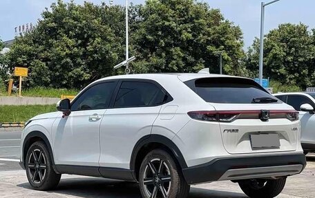 Honda Vezel, 2024 год, 2 230 000 рублей, 4 фотография