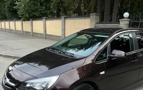 Opel Astra J, 2013 год, 830 000 рублей, 2 фотография