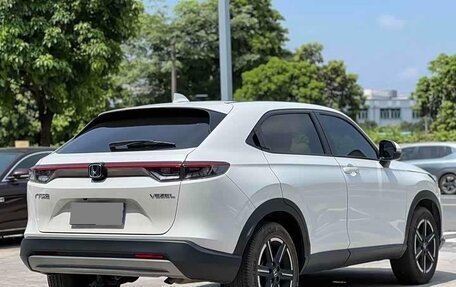 Honda Vezel, 2024 год, 2 230 000 рублей, 6 фотография