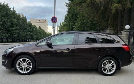 Opel Astra J, 2013 год, 830 000 рублей, 11 фотография