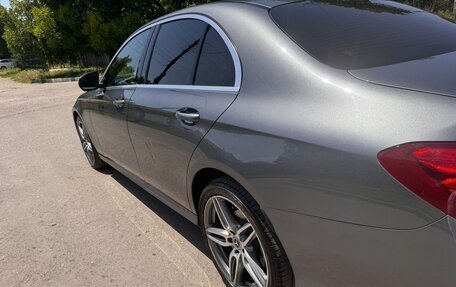 Mercedes-Benz E-Класс, 2019 год, 3 100 000 рублей, 5 фотография