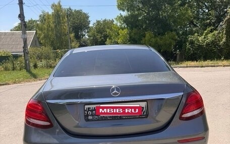 Mercedes-Benz E-Класс, 2019 год, 3 100 000 рублей, 3 фотография