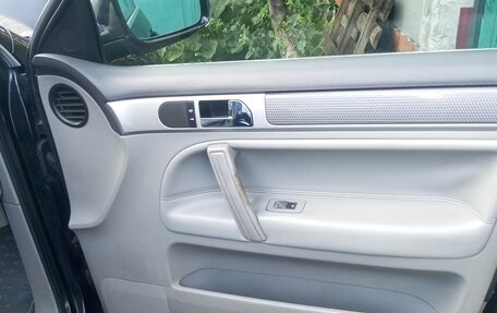 Volkswagen Touareg III, 2004 год, 840 000 рублей, 10 фотография