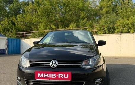 Volkswagen Polo VI (EU Market), 2012 год, 850 000 рублей, 2 фотография