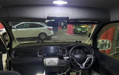 Honda Stepwgn II рестайлинг, 2004 год, 1 050 000 рублей, 6 фотография