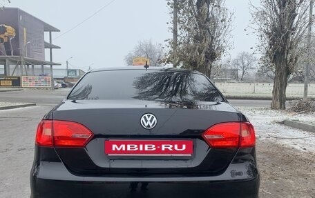 Volkswagen Jetta VI, 2013 год, 900 000 рублей, 2 фотография