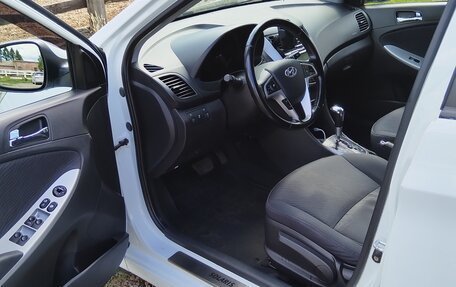Hyundai Solaris II рестайлинг, 2012 год, 1 150 000 рублей, 10 фотография