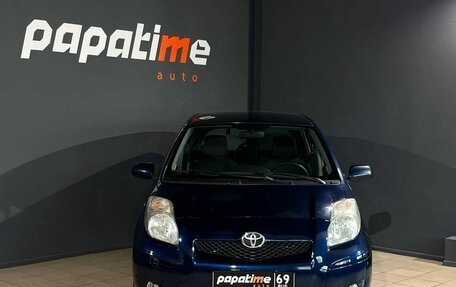 Toyota Yaris III рестайлинг, 2010 год, 635 000 рублей, 2 фотография