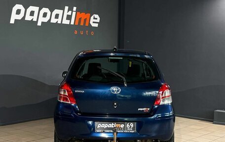 Toyota Yaris III рестайлинг, 2010 год, 635 000 рублей, 4 фотография