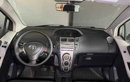 Toyota Yaris III рестайлинг, 2010 год, 635 000 рублей, 9 фотография