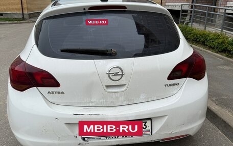 Opel Astra J, 2011 год, 550 000 рублей, 3 фотография
