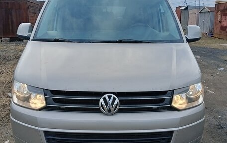 Volkswagen Caravelle T5, 2011 год, 1 850 000 рублей, 2 фотография