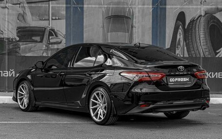 Toyota Camry, 2021 год, 3 199 000 рублей, 2 фотография