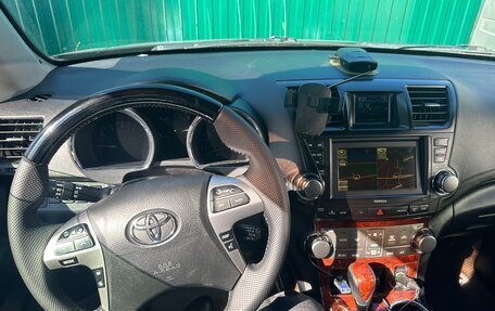 Toyota Highlander III, 2013 год, 2 195 000 рублей, 4 фотография