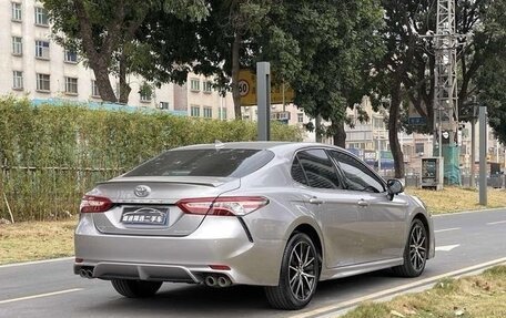 Toyota Camry, 2022 год, 2 400 000 рублей, 5 фотография