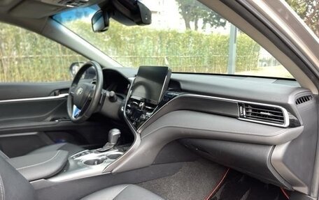 Toyota Camry, 2022 год, 2 400 000 рублей, 9 фотография