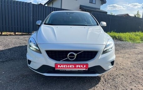 Volvo V40 II рестайлинг, 2018 год, 2 000 000 рублей, 2 фотография