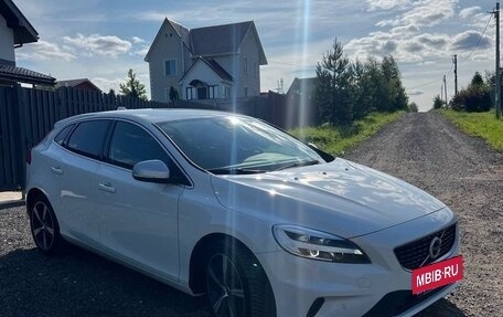 Volvo V40 II рестайлинг, 2018 год, 2 000 000 рублей, 5 фотография