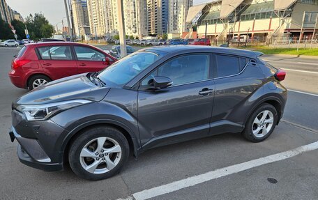 Toyota C-HR I рестайлинг, 2019 год, 2 600 000 рублей, 4 фотография