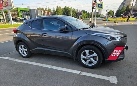 Toyota C-HR I рестайлинг, 2019 год, 2 600 000 рублей, 3 фотография