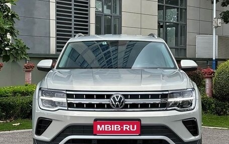Volkswagen Teramont I, 2022 год, 3 190 000 рублей, 2 фотография