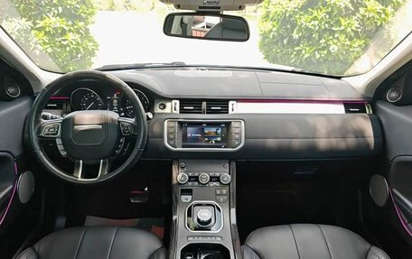 Land Rover Range Rover Evoque I, 2017 год, 2 000 000 рублей, 9 фотография