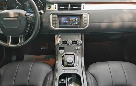 Land Rover Range Rover Evoque I, 2017 год, 2 000 000 рублей, 12 фотография