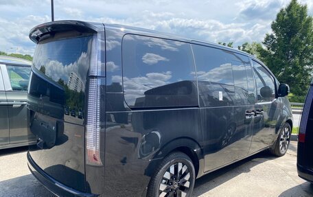 Hyundai Staria, 2024 год, 7 500 000 рублей, 3 фотография